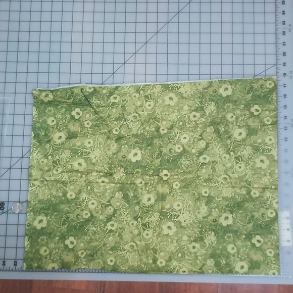 2/$20 .47yd Sweet Escape SWEE 537 G P&B Textiles Green Floral Quilting Fabric - Picture 2 of 4